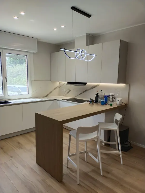 Cucina con penisola a Rimini