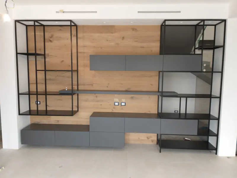 Installazione parete attrezzata a Imola